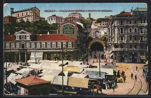 AK Trieste, Piazza Carlo Goldoni e Galleria di Montuzza, Marktplatz mit Blick au fden Eingang zum Tunnel di Montuzza