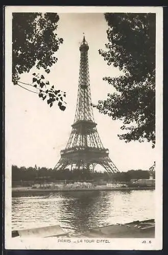 AK Paris, La Tour Eiffel, Eiffelturm