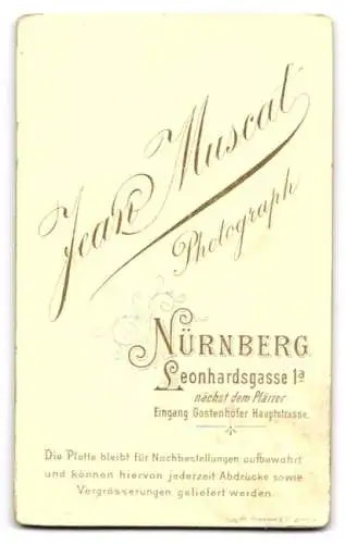 Fotografie Jean Muscat, Nürnberg, Leonhardsgasse 1a, Porträt eines eleganten Mannes