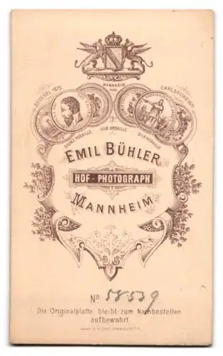 Fotografie Emil Bühler, Mannheim, Porträt eines eleganten Herrn
