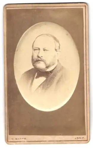 Fotografie H. Mader, Isny, Porträt eines Mannes mit Bart