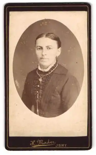 Fotografie H. Mader, Isny, Porträt einer Frau in eleganter Kleidung