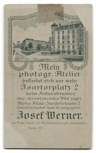 Fotografie Joseph Werner, München, Isartorplatz 2, Porträt eines Mannes im Anzug