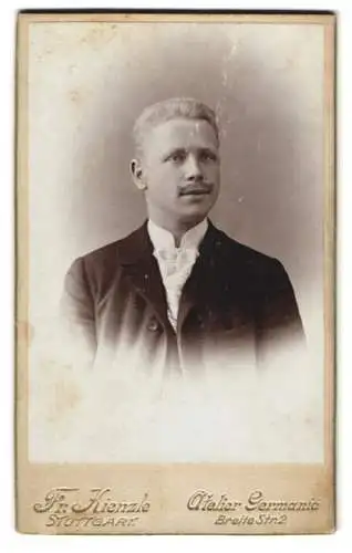 Fotografie Fr. Kienzle Atelier Germania, Stuttgart, Breite Str. 2, Porträt eines jungen Mannes