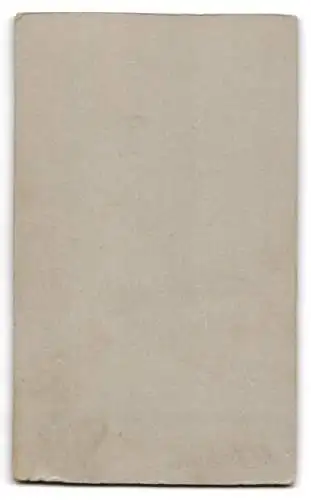 Fotografie M.O. Berberich, Stuttgart, Gutbrodstrasse 4, Porträt eines kleinen Mädchens in eleganter Kleidung
