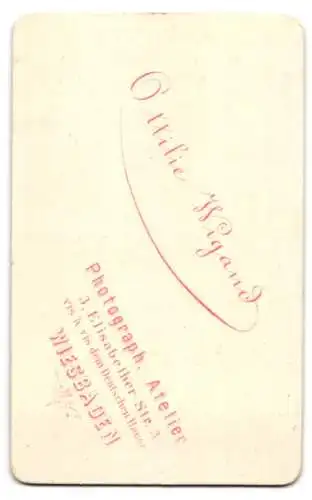 Fotografie Ottilie Wigand, Wiesbaden, Elisabether-Str. 3, Sitzender Herr mit Bart