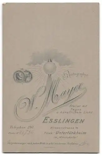 Fotografie Wilh. Mayer, Esslingen, Kronenstrasse 14, Zwei Damen an einer Bank