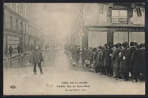 AK Paris, Rue des Saints-Pères, Crue de la Seine 1910