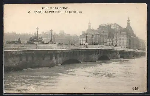 AK Paris, Le Pont Neuf, Crue de la Seine 1910