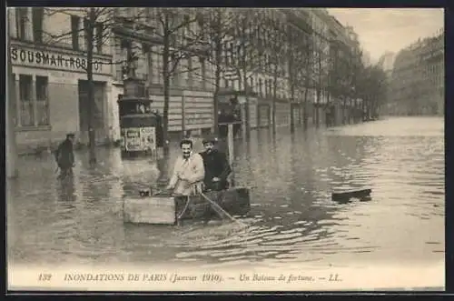 AK Paris, Inondations de Janvier 1910, Un Bateau de fortune, Hochwasser