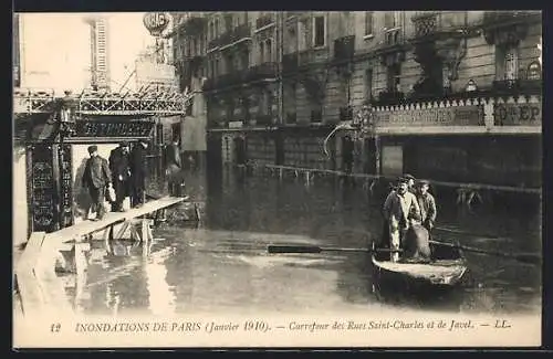AK Paris, Carrefour des Rues Saint-Charles et de Javel, Inondations 1910