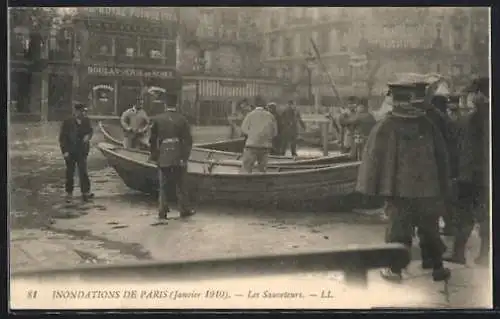 AK Paris, Inondations de Janvier 1910, Les Sauveteurs, Hochwasser