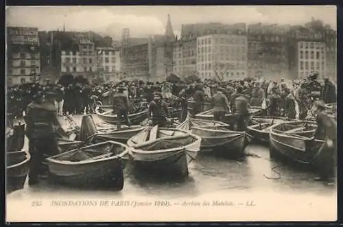 AK Paris, Arrivée des Matelots, Inondations 1910