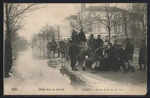 AK Paris, crue de la Seine, entrée de la rue de Lyon, Boot, Hochwasser
