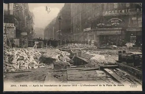AK Paris, après les inondations 1910, l`effondrement de la place du Havre