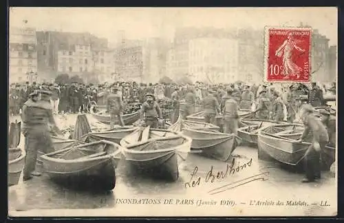 AK Paris, Inondations de Janvier 1910, L`Arrivé des Matelots, Hochwasser