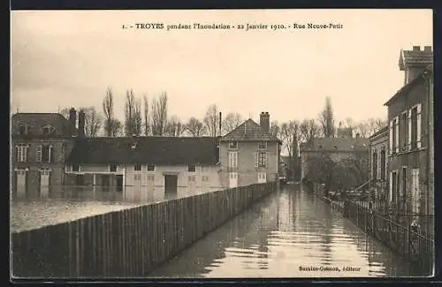 AK Troyes, Inondations 1910, Rue Neuve-Petit