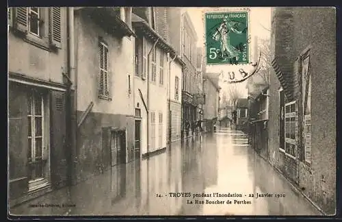 AK Troyes, Inondations 1910, La Rue Boucher de Perthes