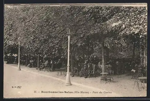 AK Bourbonne-les-Bains, Parc du Casino avec chaises sous les arbres