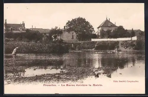 AK Froncles, La Marne derrière la Mairie