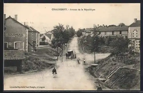 AK Chalindrey, Avenue de la République avec piétons et chariots
