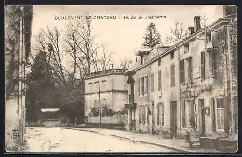 AK Doulevant-le-Château, Route de Dommartin et maisons bordant la rue