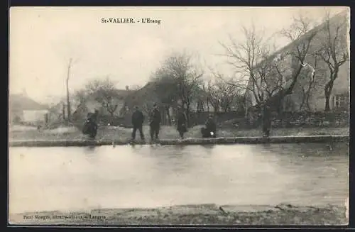 AK Saint-Vallier, L`Étang avec des figures au bord de l`eau