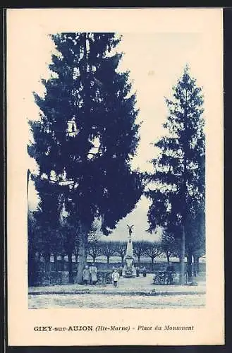 AK Giey-sur-Aujon, Place du Monument