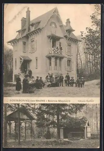 AK Bourbonne-les-Bains, Source Maynard et maison avec visiteurs devant