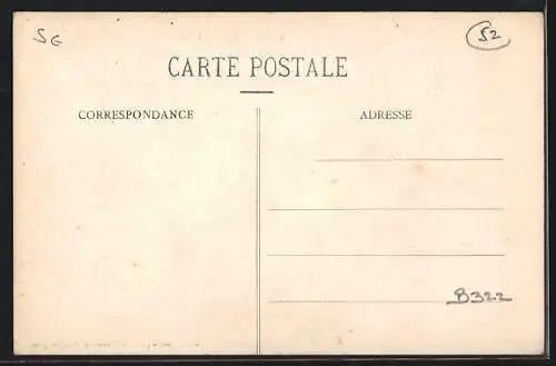 AK Wassy, Place Marie-Stuart avec bâtiments historiques et passants