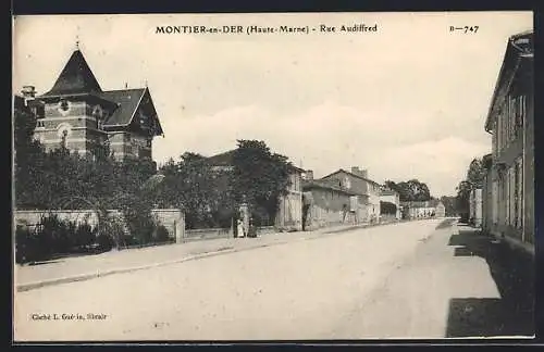 AK Montier-en-Der, Rue Audiffred avec bâtiments historiques