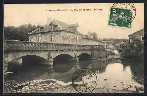 AK Cirey-sur-Blaise, Le Pont sur la rivière avec bâtiments environnants