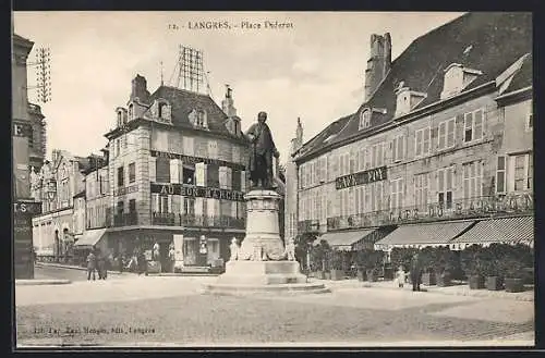 AK Langres, Place Diderot avec statue et bâtiments historiques