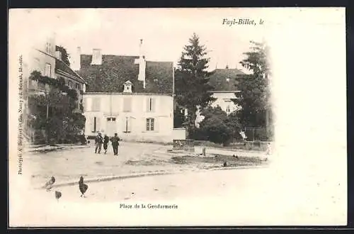 AK Fayl-Billot, Place de la Gendarmerie avec passants et pigeons