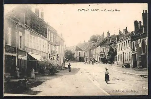 AK Fayl-Billot, Grande Rue animée avec passants et bâtiments historiques
