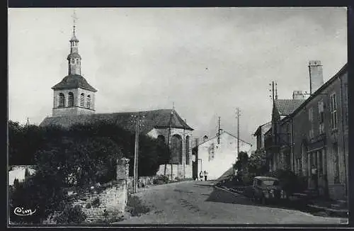 AK Breuvannes, Vue de la Rue Morlot avec l`église et maisons environnantes
