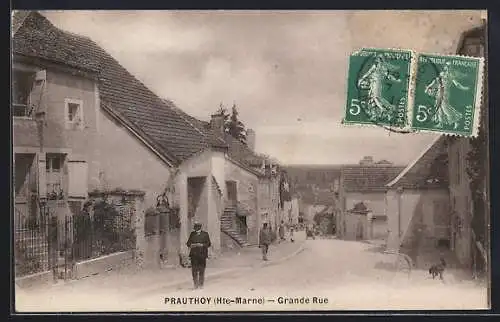 AK Prauthoy, Grande Rue avec passants et maisons anciennes