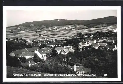 AK Katzelsdorf a. Wienerwald, Panorama m. Ungarkreuskapelle