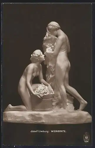 AK Skulptur Weinernte, hübsche Frauen nackt bei der Winernte, von Josef Limburg