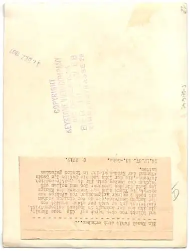 Fotografie Keystone, Ansicht London, Kamel als Geschenk von König Saud von Saudi-Arabien erreicht England 1937