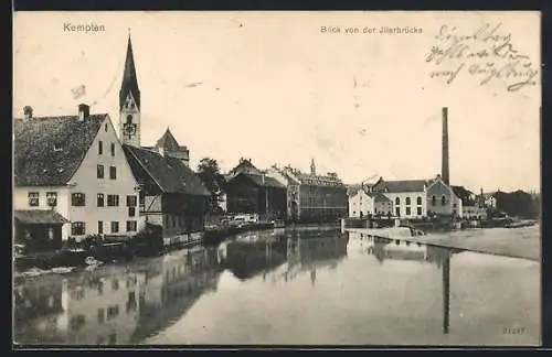 AK Kempten / Bayern, Ortspanorama von der Illerbrücke aus, Kirchturm, Fabrikschlot