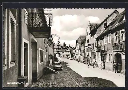 AK Prichsenstadt /Ufr., Strassenpartie mit Tor
