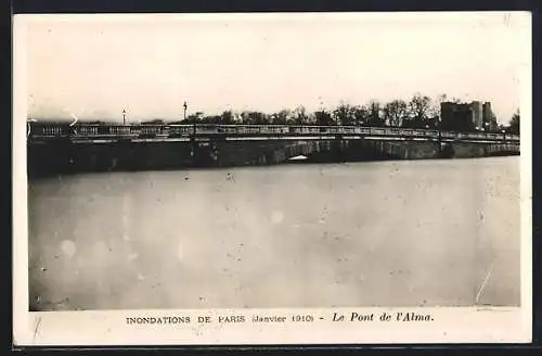 AK Paris, Inondations Janvier 1910, Le Pont de l`Alma