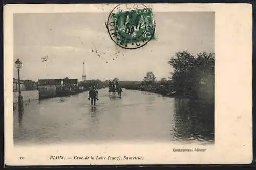 AK Blois, Inondations Octobre 1907, Sauveteurs