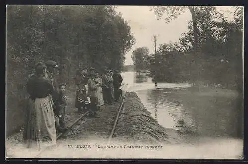 AK Blois, La Ligne du Tramway inondée, Strassenbahnlinie bei Hochwasser