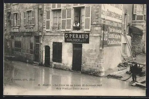 AK Blois, La Crue de la Loire 1907, Rue Vieille Croix Brisée, Strassenpartie bei Hochwasser