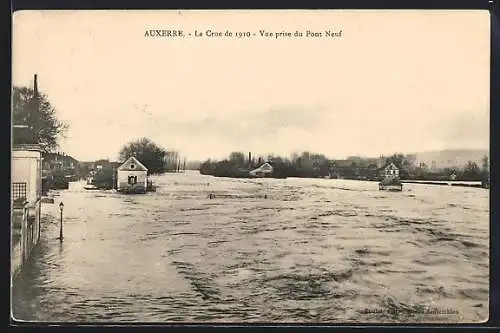 AK Auxerre, La Crue de 1910, Vue prise du Pont Neuf, Szene im Hochwasser