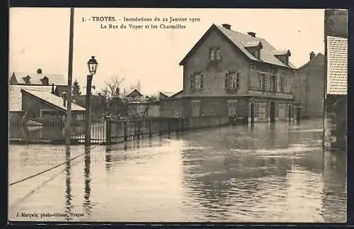 AK Troyes, Inondation Janvier 1910, La Rue du Voyer et les Charmilles