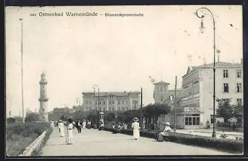 AK Warnemünde, Bismarckpromenade am Hotel Hübner