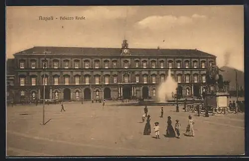 AK Napoli, Palazzo Reale mit Reiterstandbild